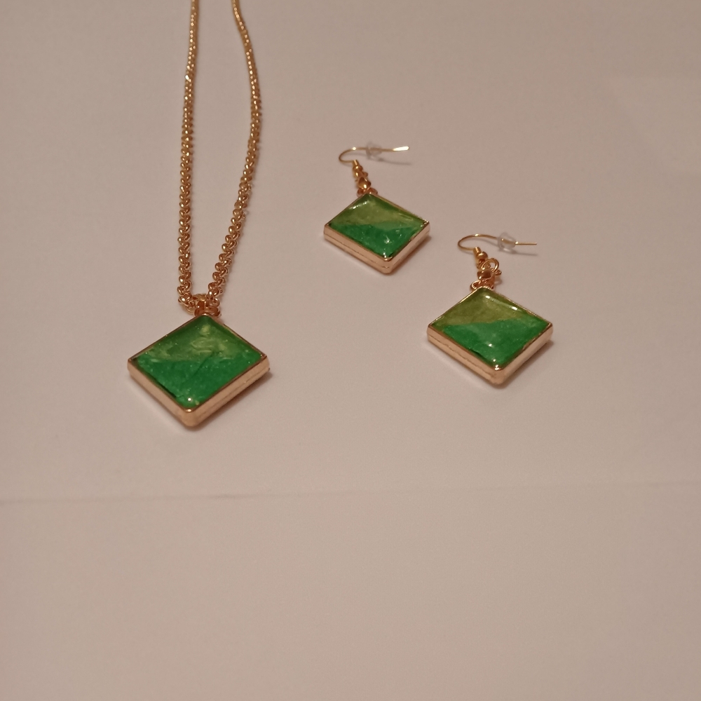 Green Diamond Shaped Necklace by Skye's Creations